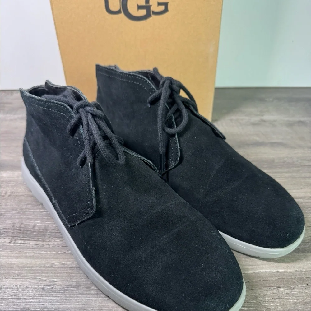 UGG Freamon Suede Black Men's size 10 Chukka Boots $120